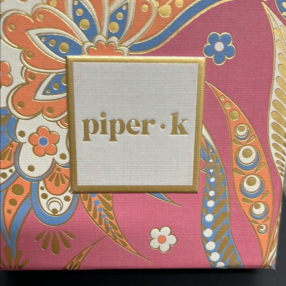 Piper K | Oval Brooch ✨ - Picture 2 of 6